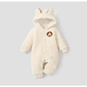 PatPat  gender neutral hyper-tactile fleece bear bunting Size 3-6 months